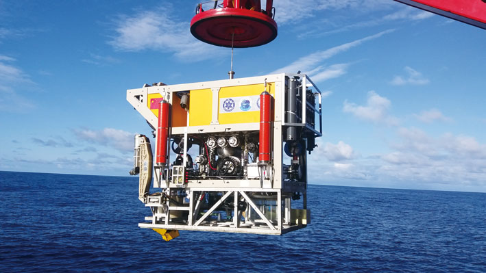 China’s ROV Dives 6,000 meters